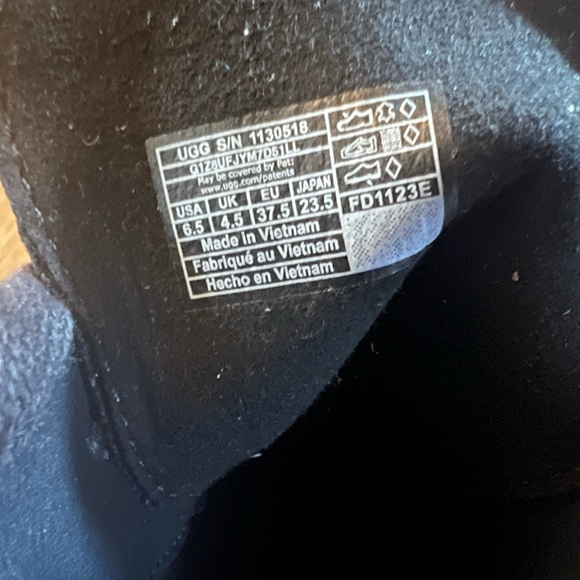 NWOT UGG Ashton Lace Up Boots - Picture 11 of 14